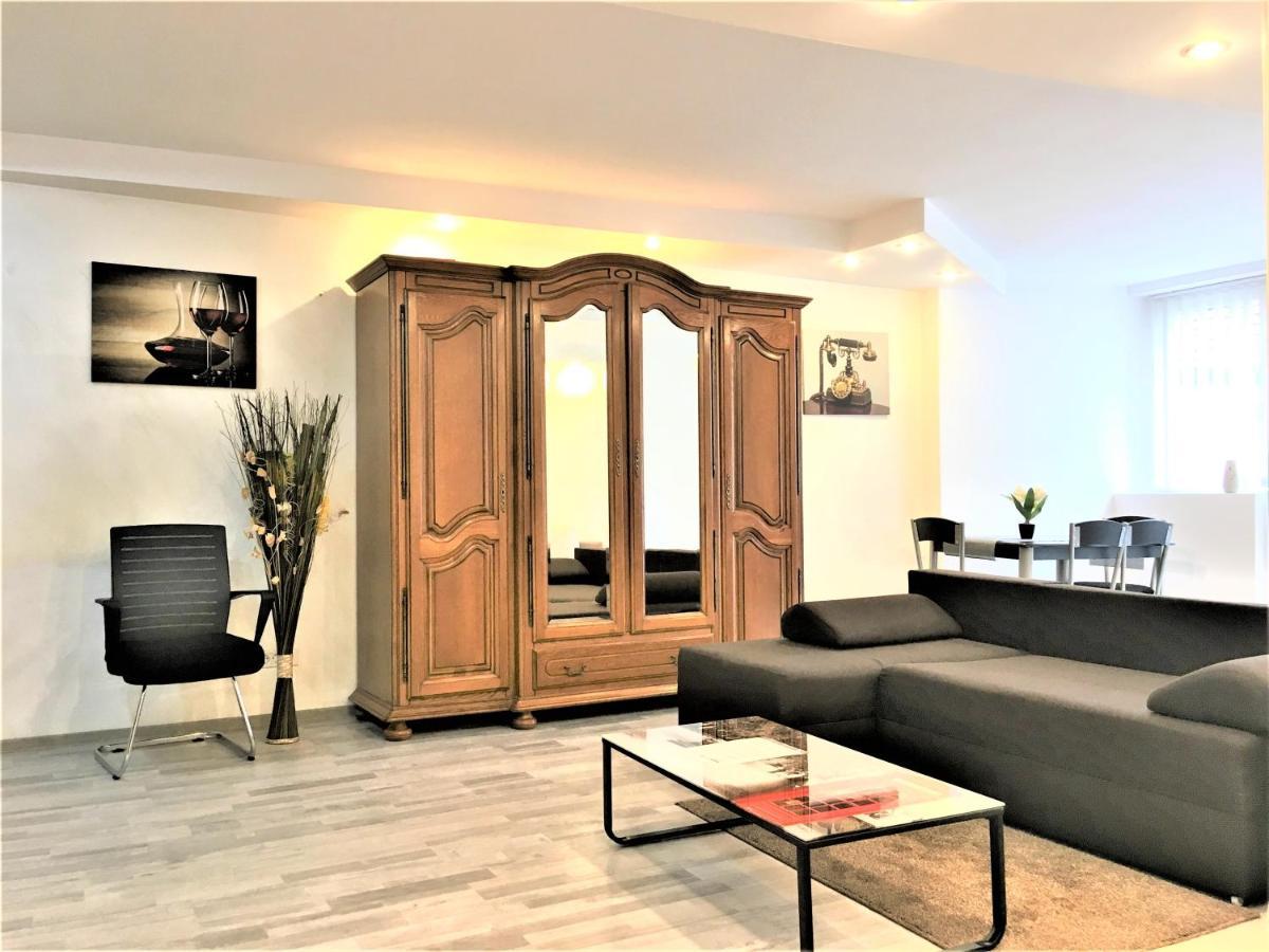 Large Apartment In Ultra-Central Location Brasov Ngoại thất bức ảnh