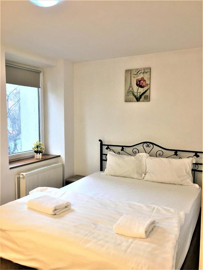 Large Apartment In Ultra-Central Location Brasov Ngoại thất bức ảnh