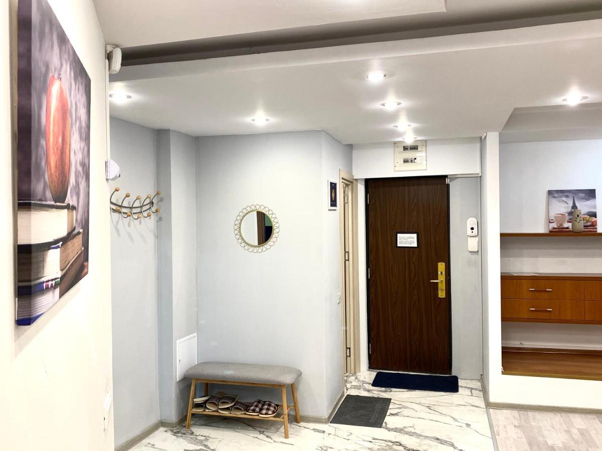 Large Apartment In Ultra-Central Location Brasov Ngoại thất bức ảnh