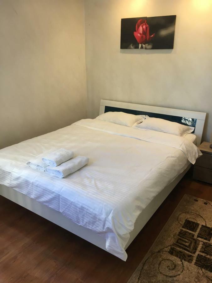 Large Apartment In Ultra-Central Location Brasov Ngoại thất bức ảnh